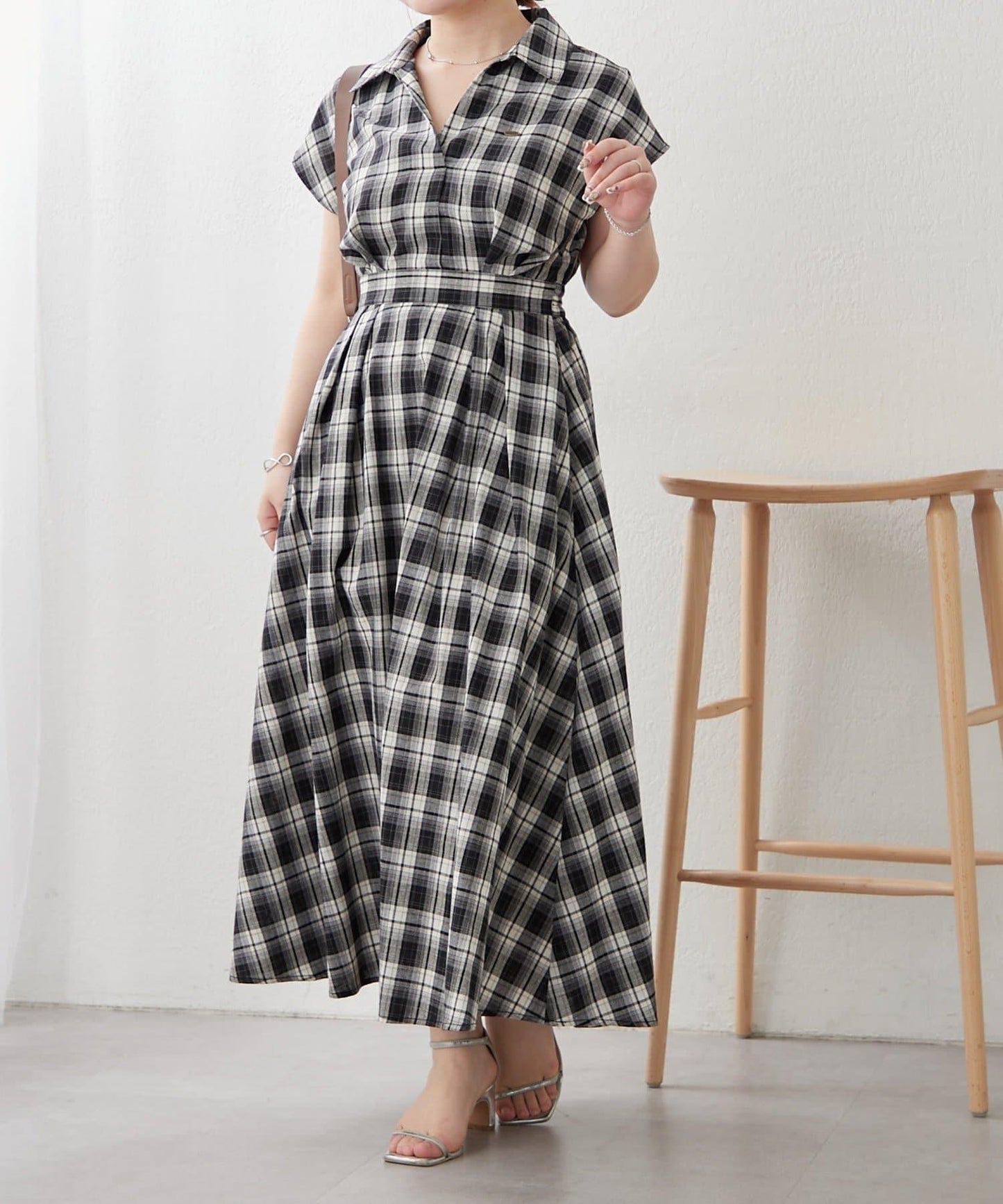 美型剪裁 開襟 法式袖 連衣裙