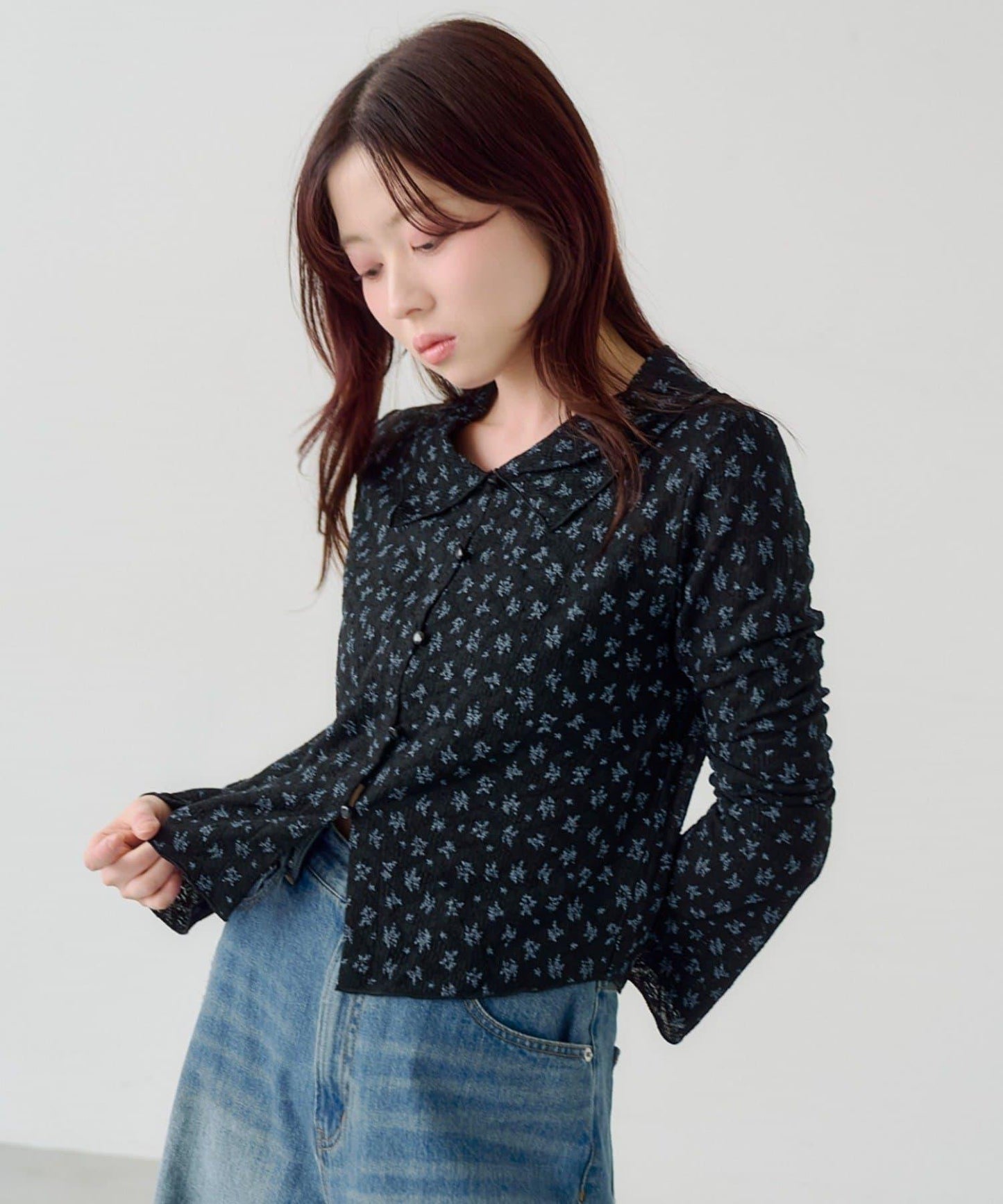 蕾絲花卉領口針織開衫