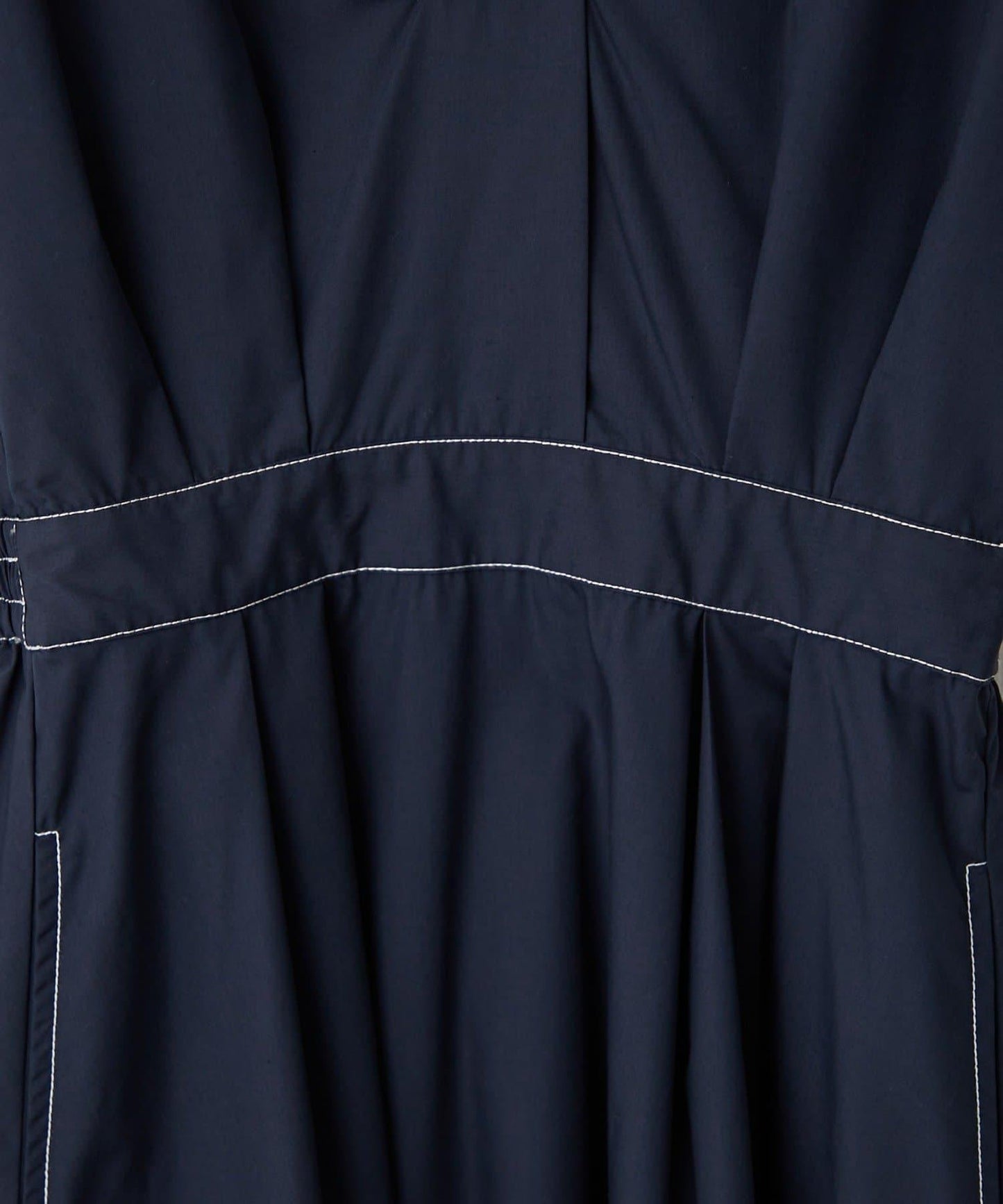 美型剪裁 開襟 法式袖 連衣裙