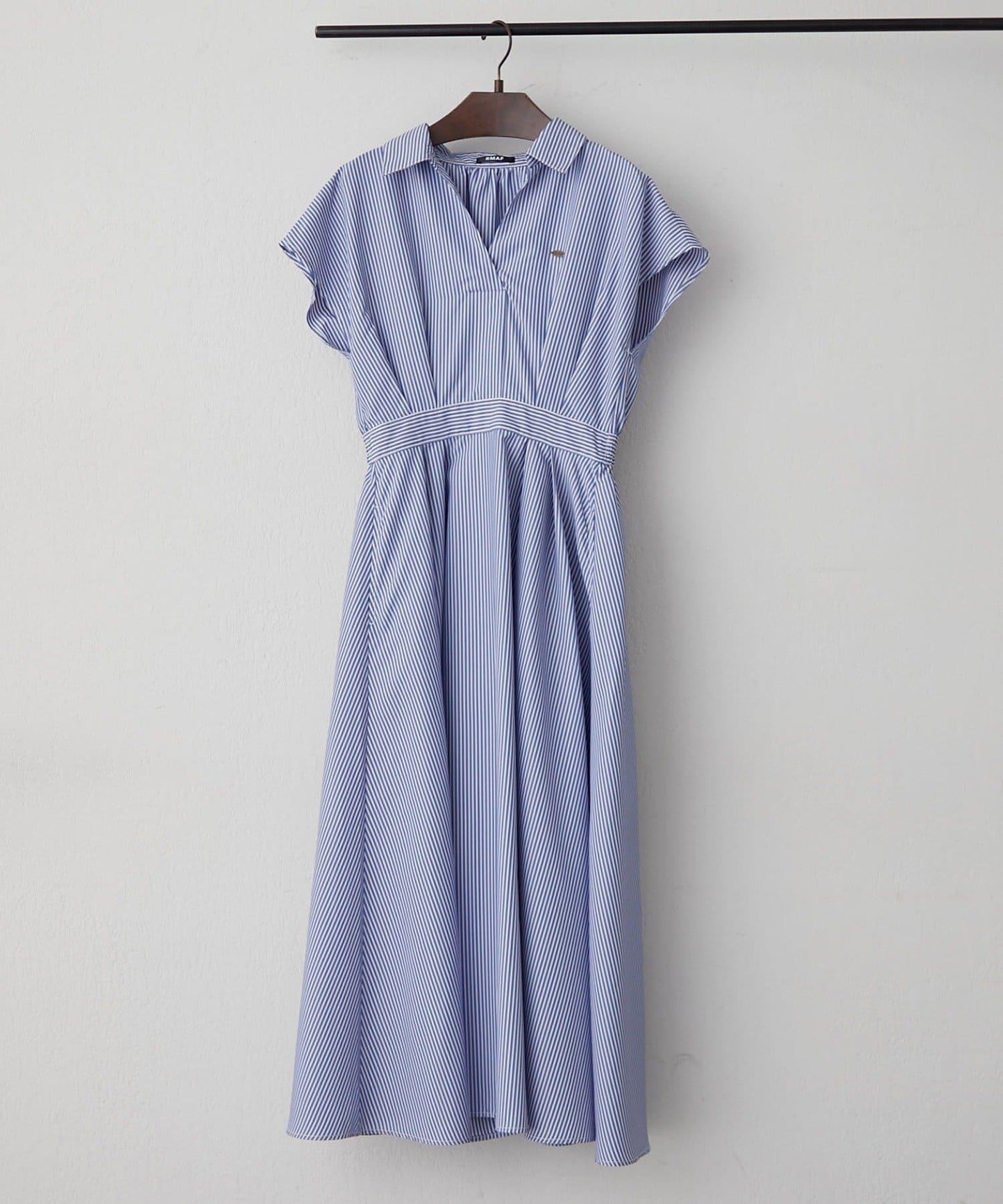 美型剪裁 開襟 法式袖 連衣裙