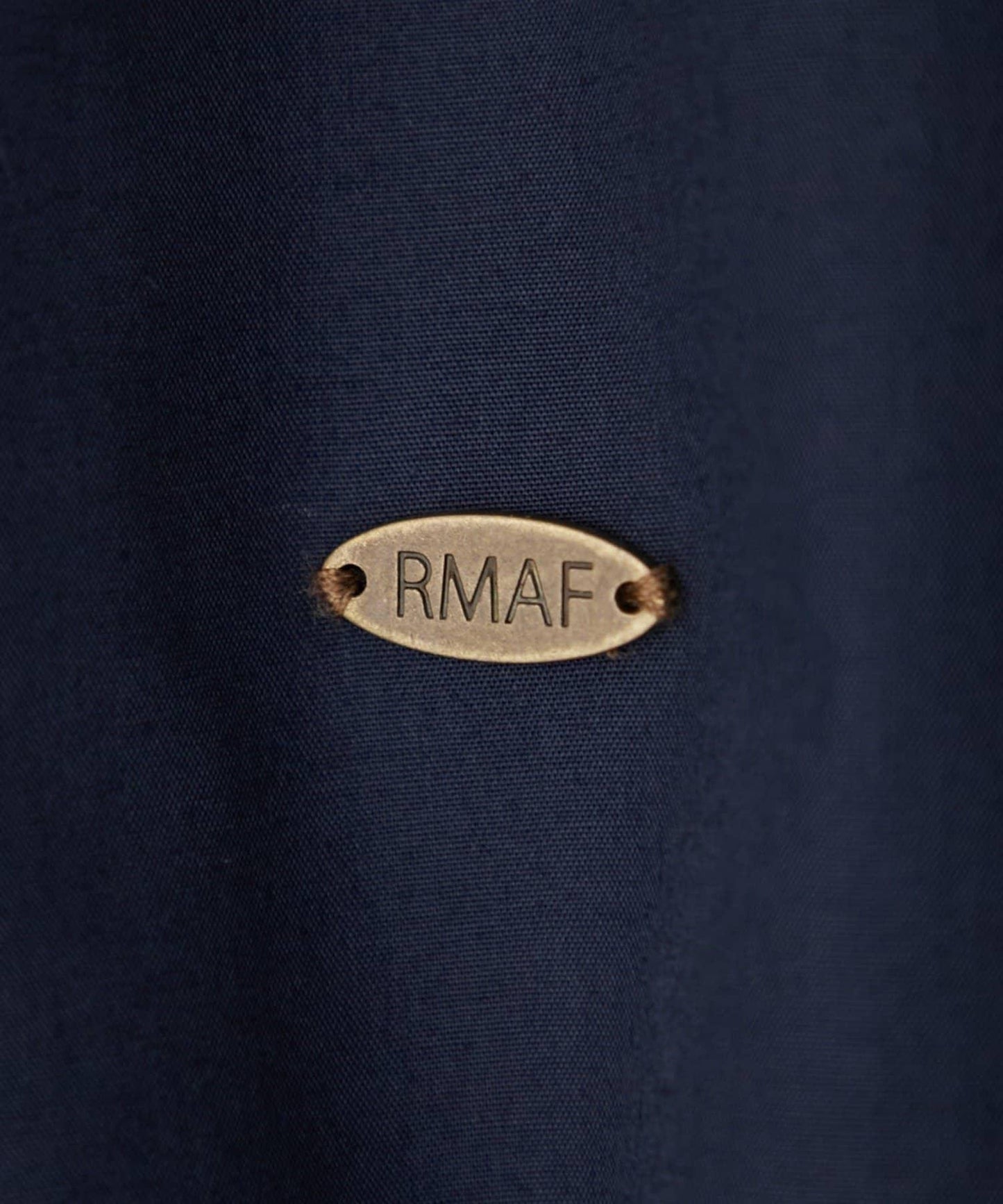 美型剪裁 開襟 法式袖 連衣裙