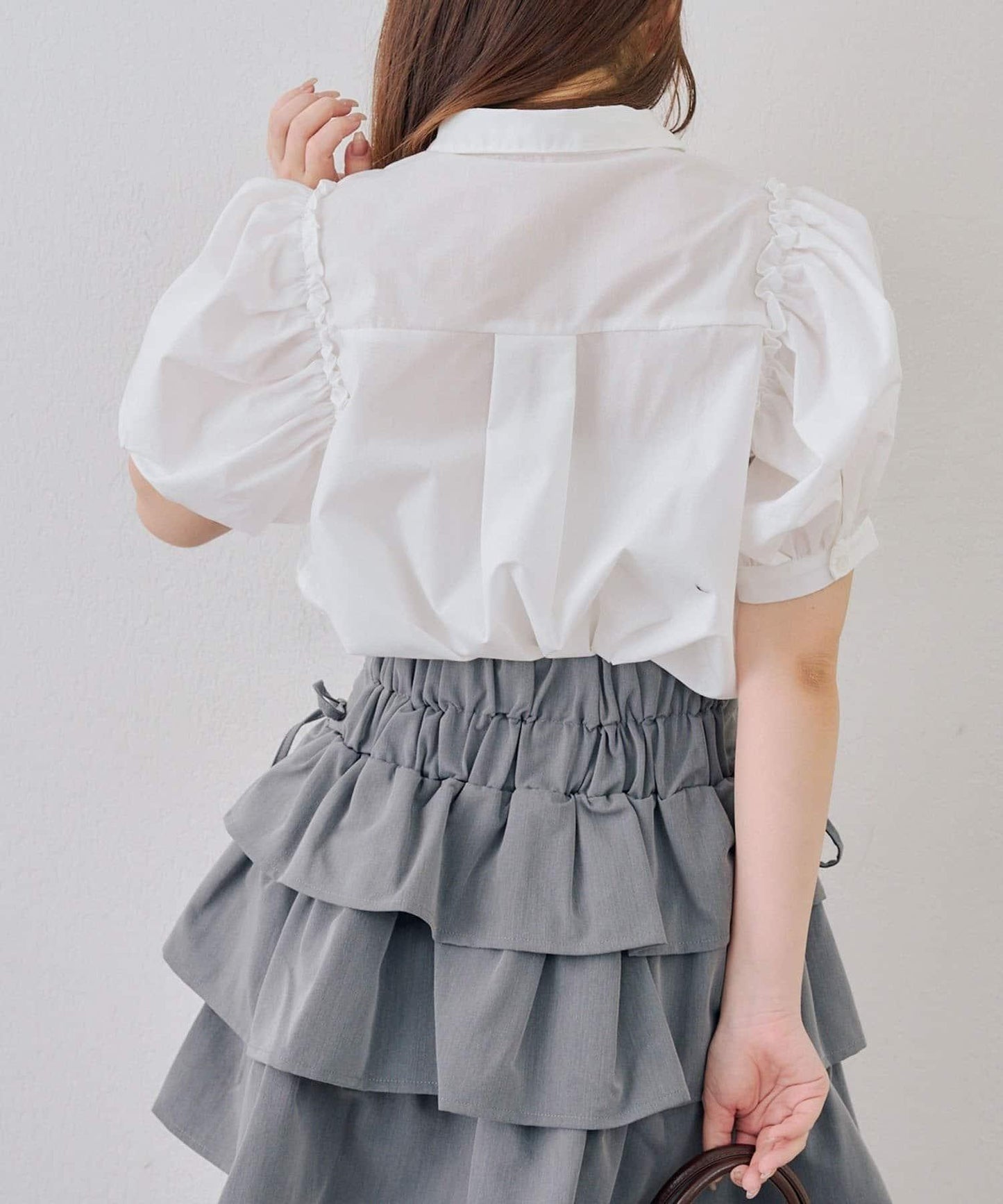 可愛蝴蝶結刺繡襯衫