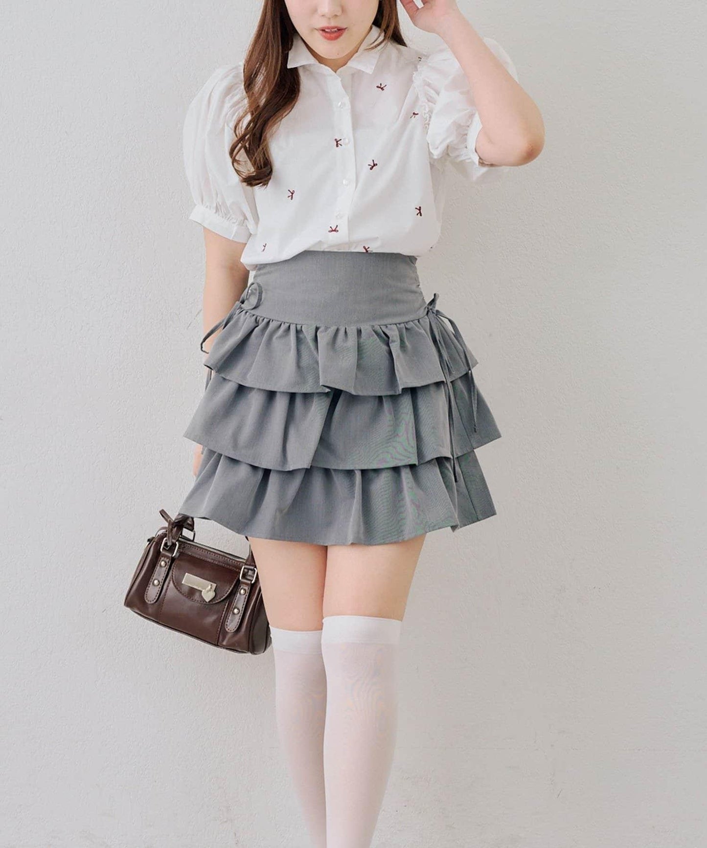 可愛蝴蝶結刺繡襯衫