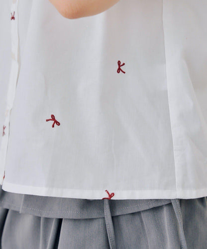 可愛蝴蝶結刺繡襯衫