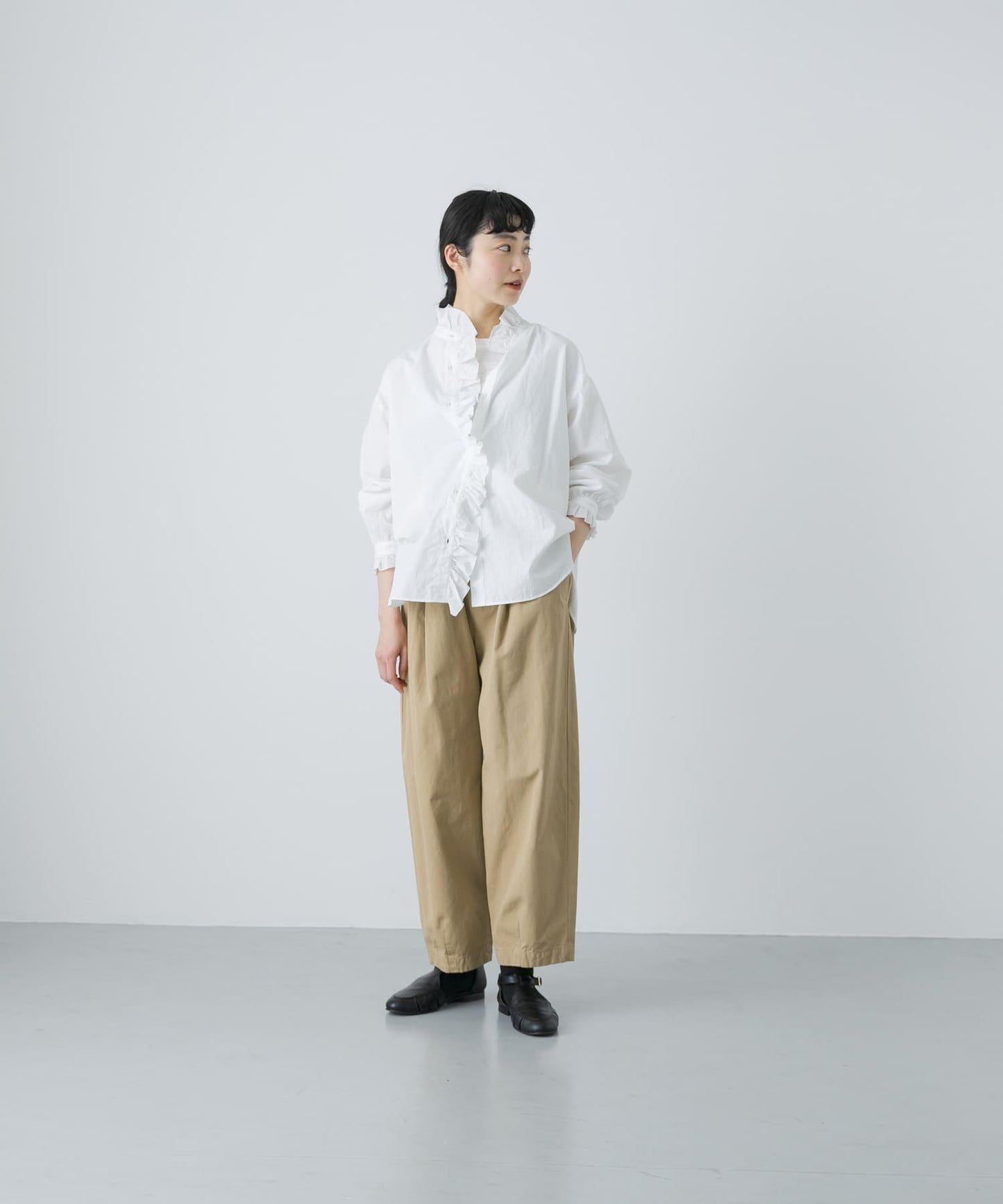 純棉荷葉邊領襯衫