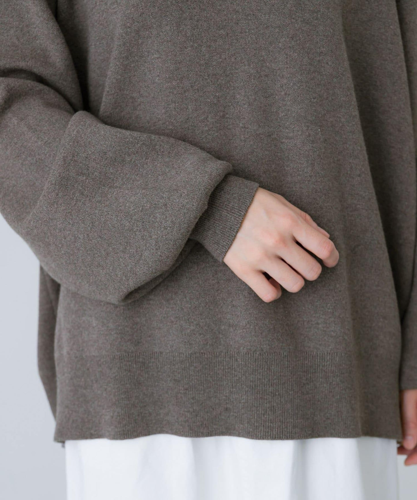 中性棉羊絨順滑針織套頭衫