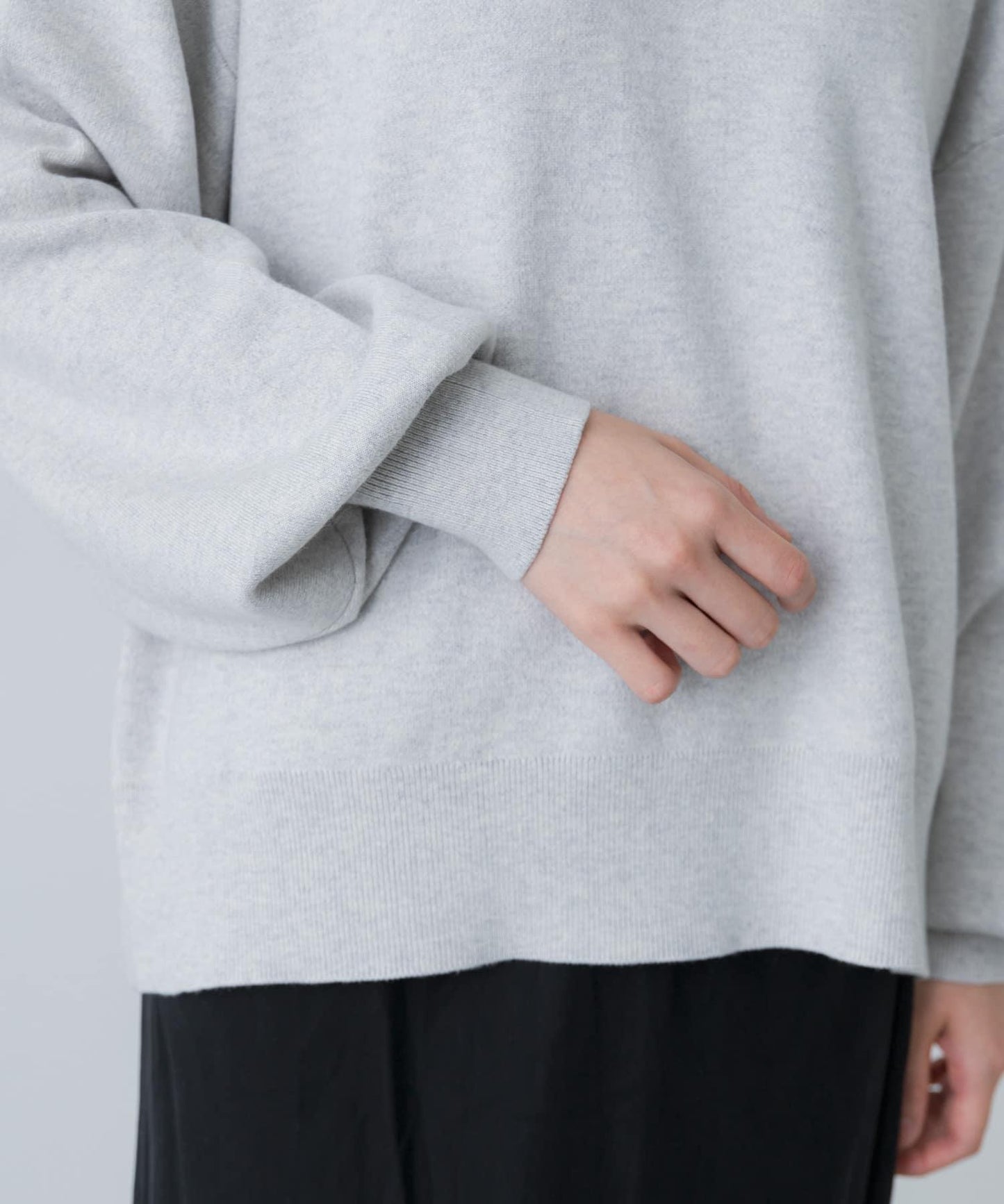 中性棉羊絨順滑針織套頭衫