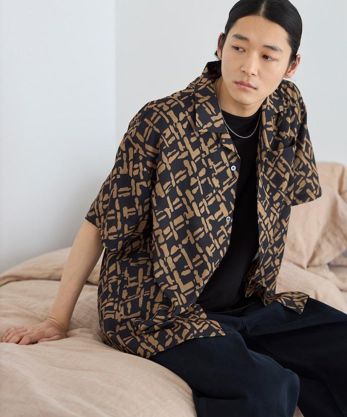 網眼材質 ＋ 寬鬆廓形 ＋ 滿版圖案設計 ＋ 開襟 ＋ 短袖襯衫 最終商品名： 網眼寬鬆廓形滿版圖案開襟短袖襯衫