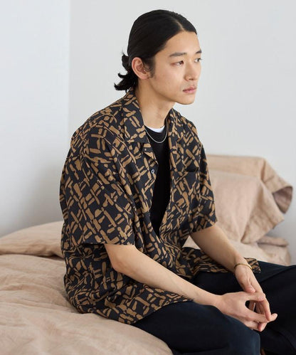 網眼材質 ＋ 寬鬆廓形 ＋ 滿版圖案設計 ＋ 開襟 ＋ 短袖襯衫 最終商品名： 網眼寬鬆廓形滿版圖案開襟短袖襯衫