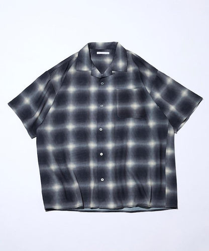 網眼材質 ＋ 寬鬆廓形 ＋ 滿版圖案設計 ＋ 開襟 ＋ 短袖襯衫 最終商品名： 網眼寬鬆廓形滿版圖案開襟短袖襯衫