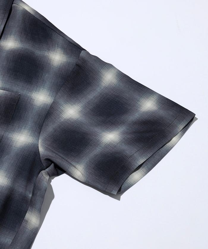 網眼材質 ＋ 寬鬆廓形 ＋ 滿版圖案設計 ＋ 開襟 ＋ 短袖襯衫 最終商品名： 網眼寬鬆廓形滿版圖案開襟短袖襯衫