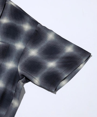 網眼材質 ＋ 寬鬆廓形 ＋ 滿版圖案設計 ＋ 開襟 ＋ 短袖襯衫 最終商品名： 網眼寬鬆廓形滿版圖案開襟短袖襯衫