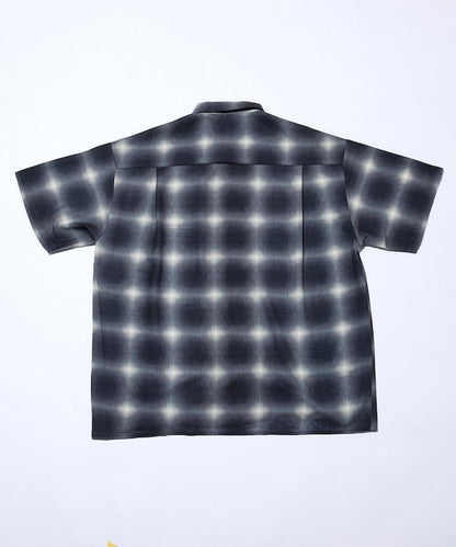 網眼材質 ＋ 寬鬆廓形 ＋ 滿版圖案設計 ＋ 開襟 ＋ 短袖襯衫 最終商品名： 網眼寬鬆廓形滿版圖案開襟短袖襯衫