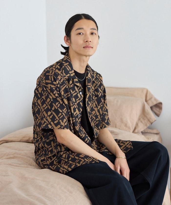 網眼材質 ＋ 寬鬆廓形 ＋ 滿版圖案設計 ＋ 開襟 ＋ 短袖襯衫 最終商品名： 網眼寬鬆廓形滿版圖案開襟短袖襯衫