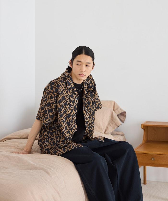 網眼材質 ＋ 寬鬆廓形 ＋ 滿版圖案設計 ＋ 開襟 ＋ 短袖襯衫 最終商品名： 網眼寬鬆廓形滿版圖案開襟短袖襯衫