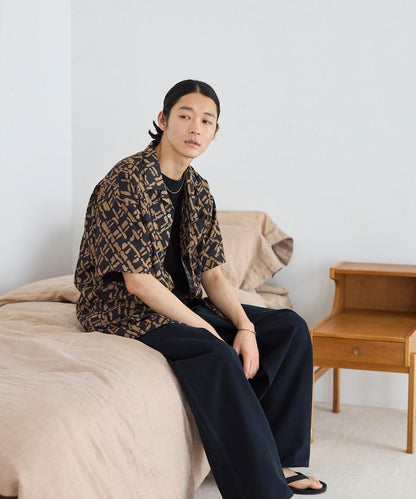 網眼材質 ＋ 寬鬆廓形 ＋ 滿版圖案設計 ＋ 開襟 ＋ 短袖襯衫 最終商品名： 網眼寬鬆廓形滿版圖案開襟短袖襯衫