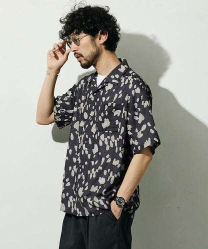 網眼材質 ＋ 寬鬆廓形 ＋ 滿版圖案設計 ＋ 開襟 ＋ 短袖襯衫 最終商品名： 網眼寬鬆廓形滿版圖案開襟短袖襯衫