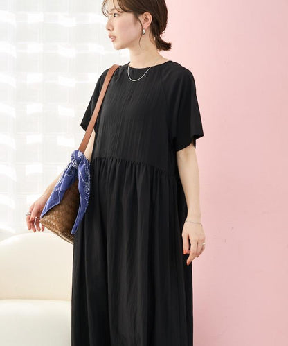 尼龍皺感 拼接層疊 輕盈面料 連衣裙