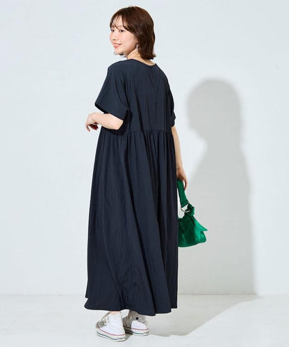 尼龍皺感 拼接層疊 輕盈面料 連衣裙