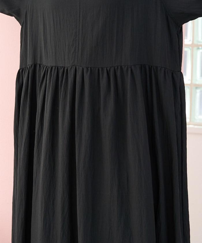 尼龍皺感 拼接層疊 輕盈面料 連衣裙