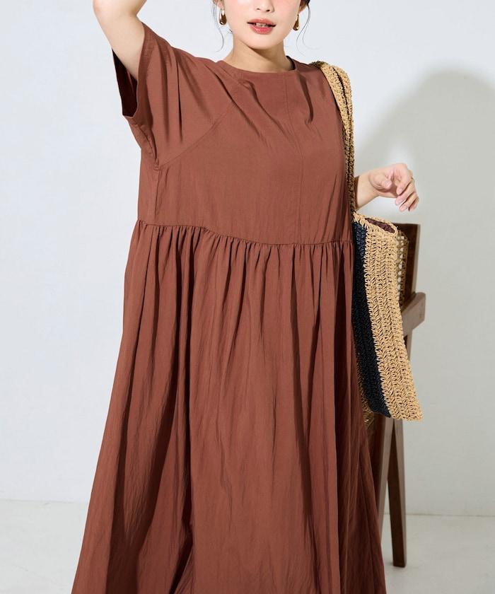 尼龍皺感 拼接層疊 輕盈面料 連衣裙