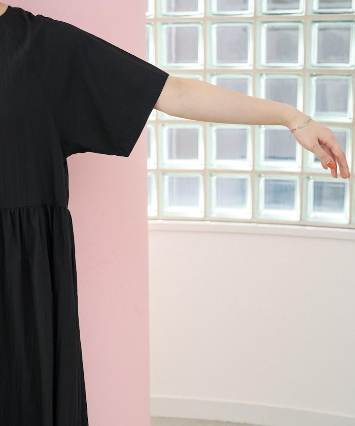 尼龍皺感 拼接層疊 輕盈面料 連衣裙