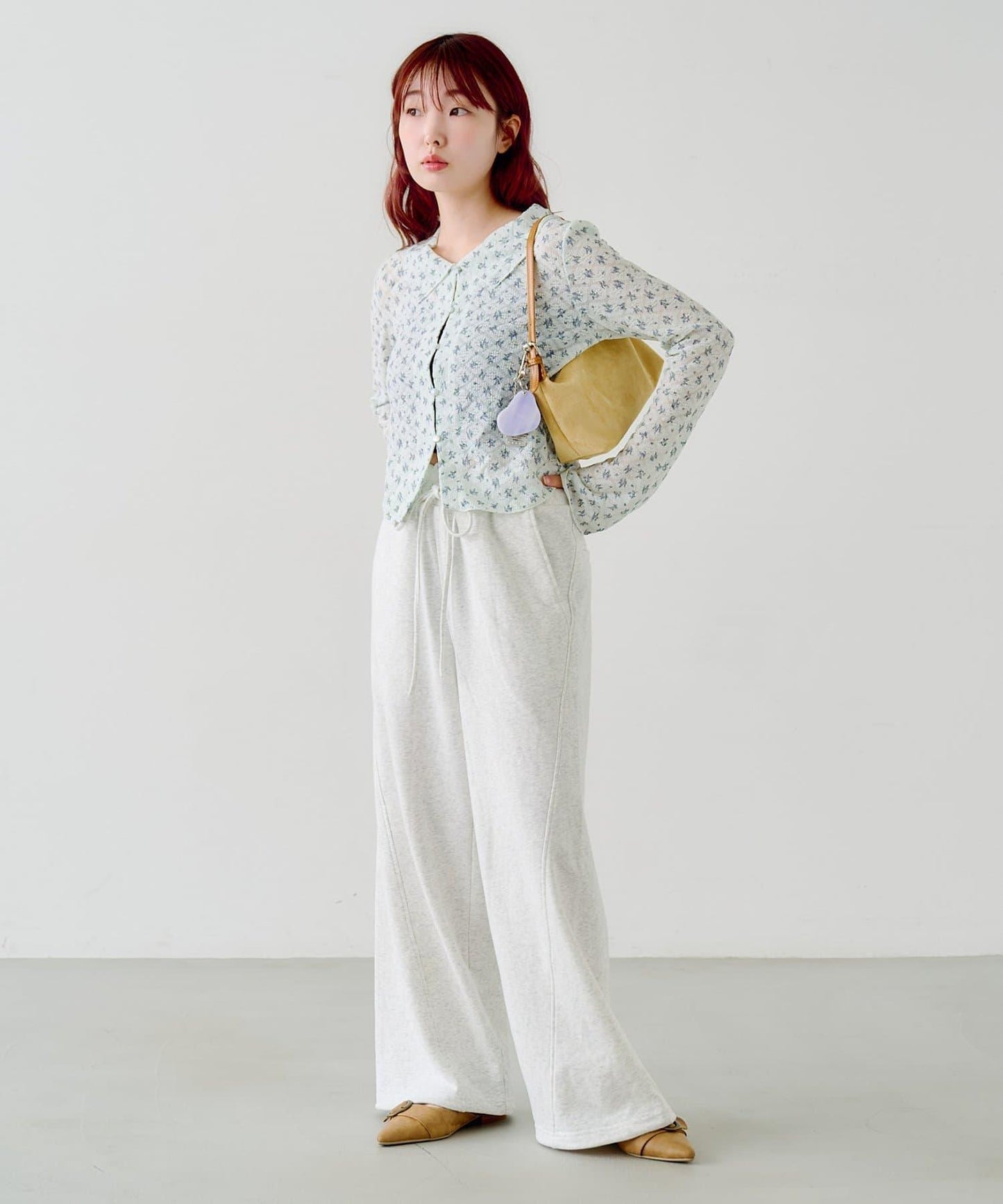 蕾絲花卉領口針織開衫