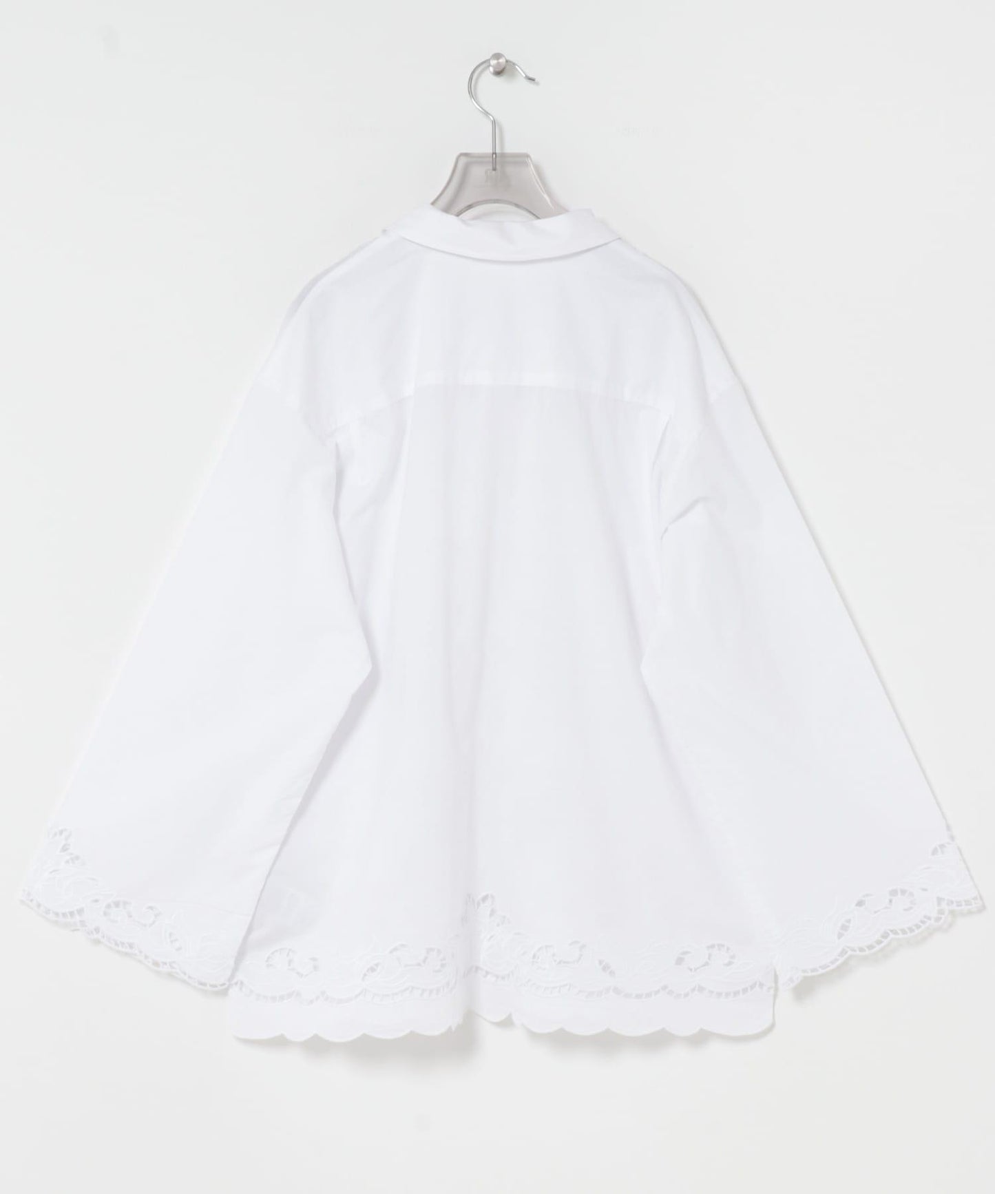 鏤空刺繡設計 襯衫