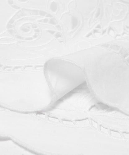 鏤空刺繡設計 襯衫