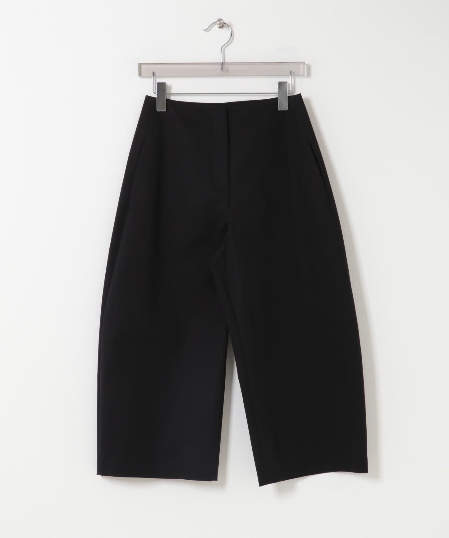 弧形版型 AMOMENTO CURVED CAPRI PANTS 七分褲