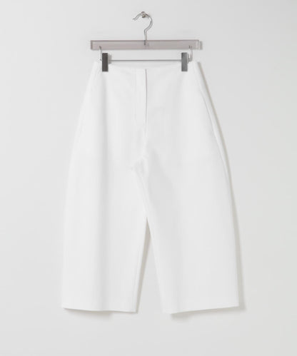 弧形版型 AMOMENTO CURVED CAPRI PANTS 七分褲