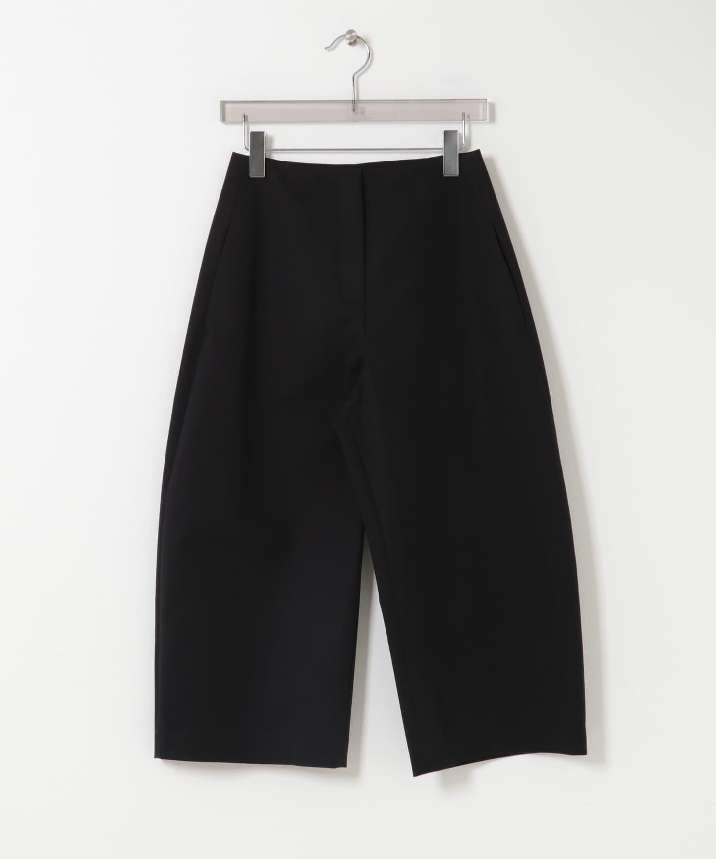 弧形版型 AMOMENTO CURVED CAPRI PANTS 七分褲