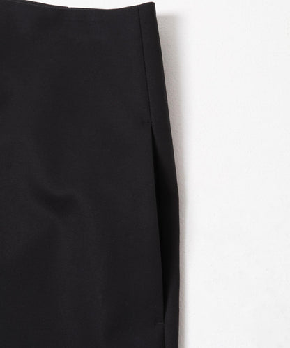 弧形版型 AMOMENTO CURVED CAPRI PANTS 七分褲