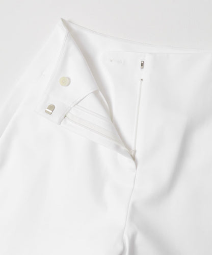 弧形版型 AMOMENTO CURVED CAPRI PANTS 七分褲