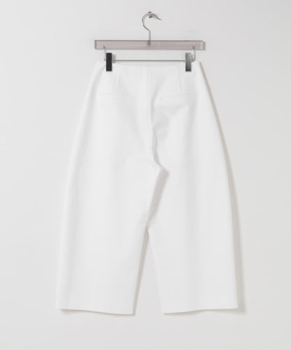 弧形版型 AMOMENTO CURVED CAPRI PANTS 七分褲