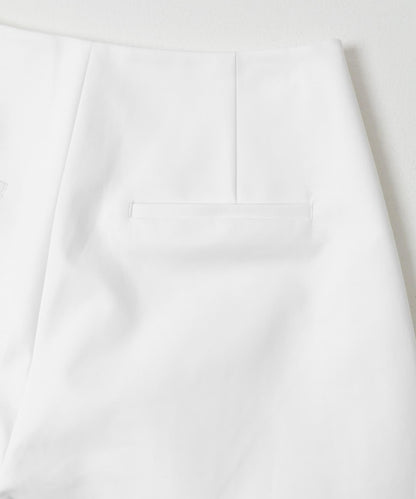 弧形版型 AMOMENTO CURVED CAPRI PANTS 七分褲