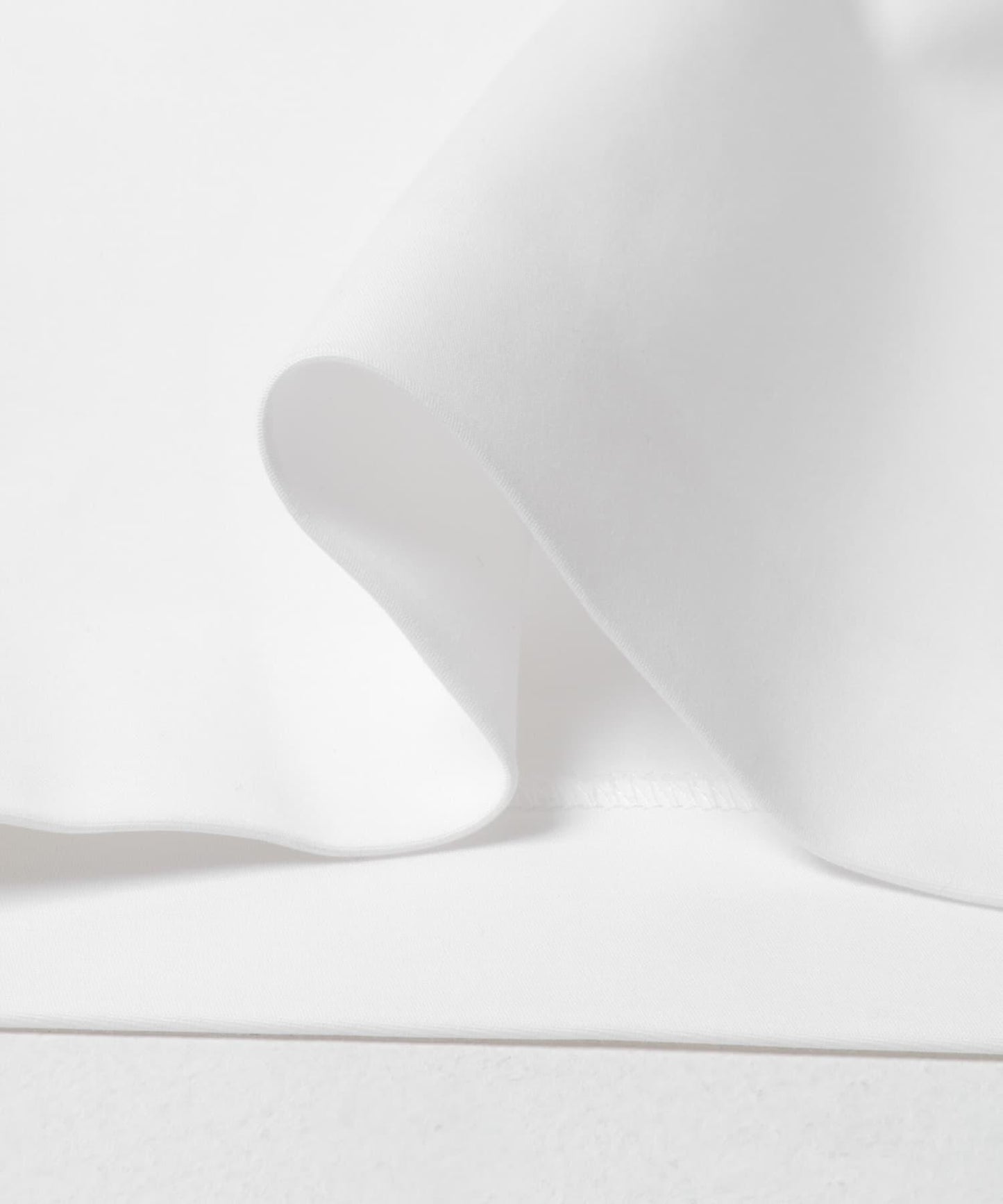 弧形版型 AMOMENTO CURVED CAPRI PANTS 七分褲