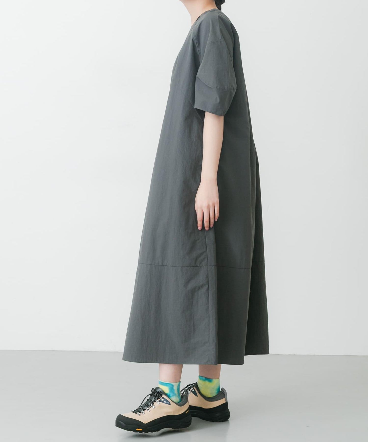 UR TECH 尼龍塔夫綢連衣裙