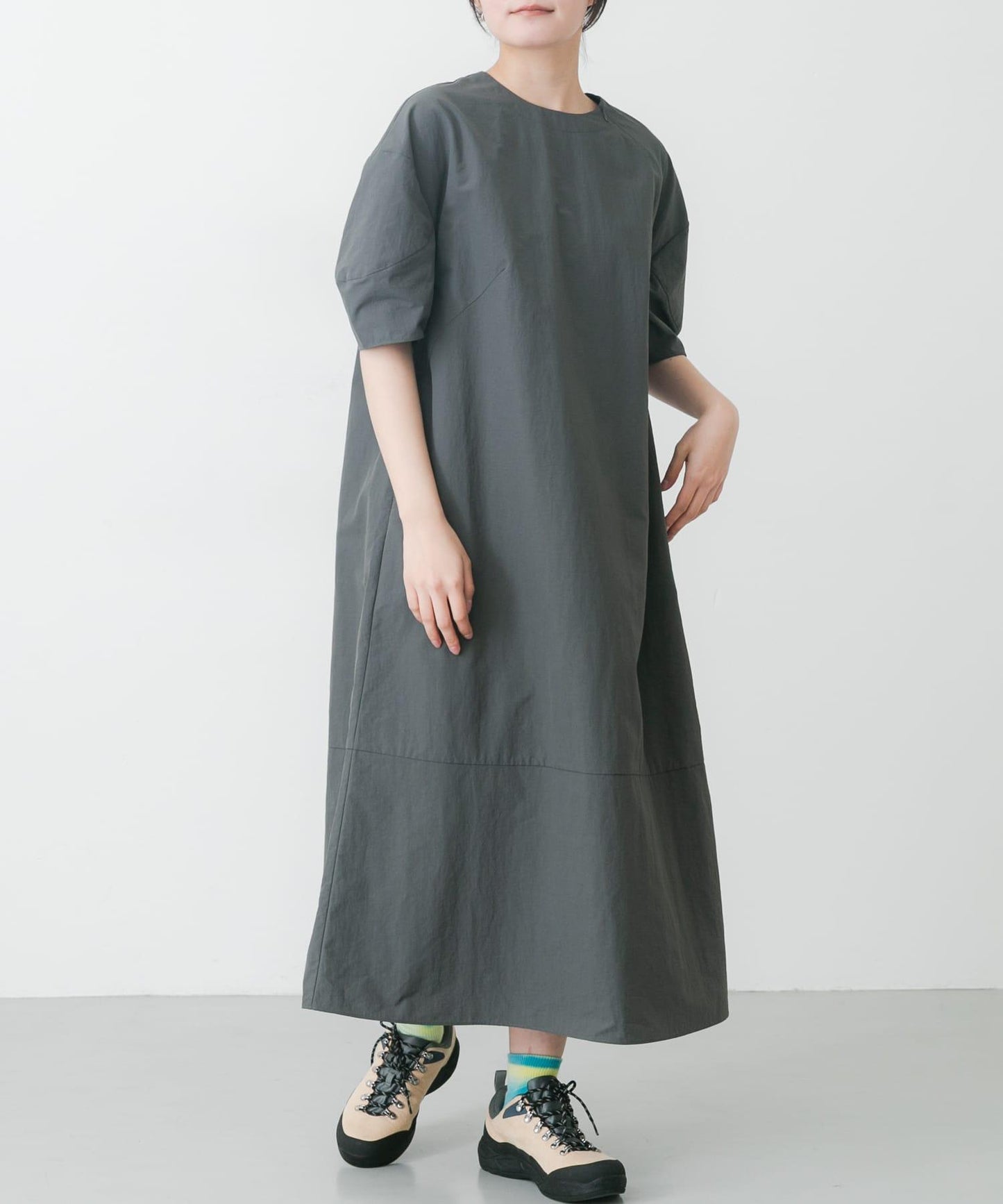 UR TECH 尼龍塔夫綢連衣裙