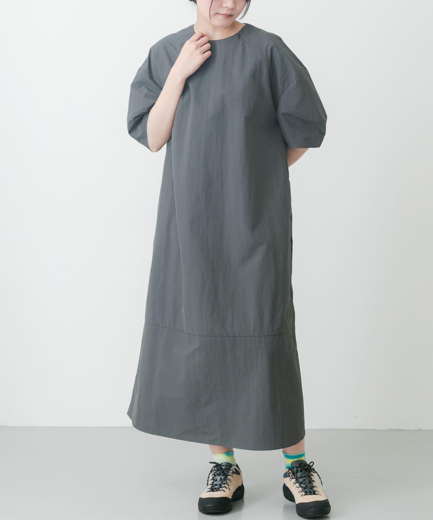 UR TECH 尼龍塔夫綢連衣裙