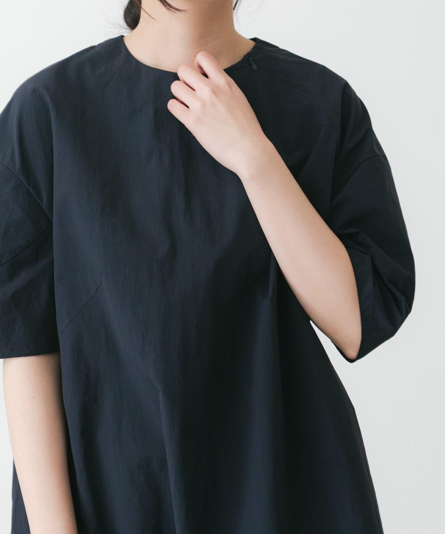 UR TECH 尼龍塔夫綢連衣裙