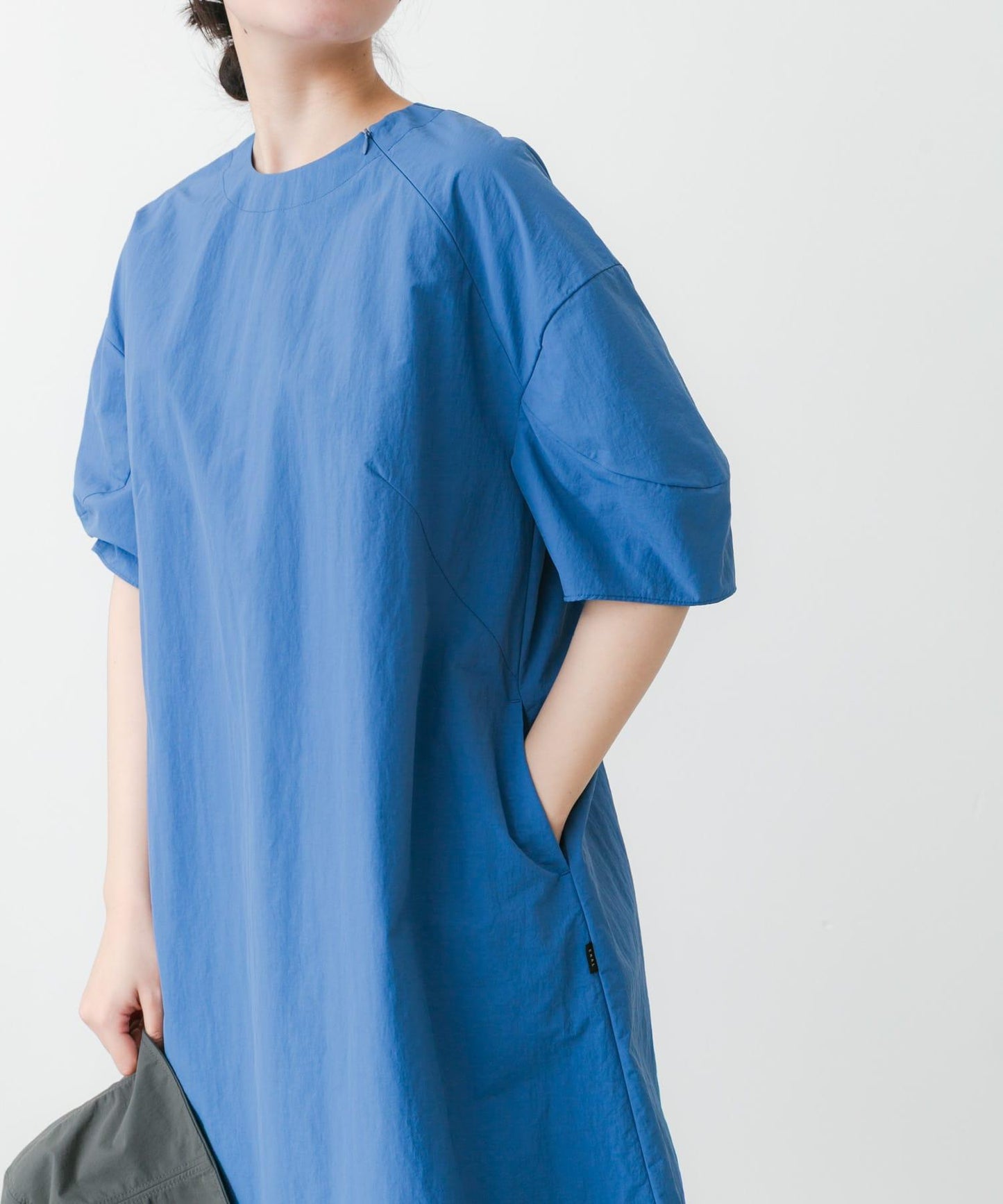 UR TECH 尼龍塔夫綢連衣裙