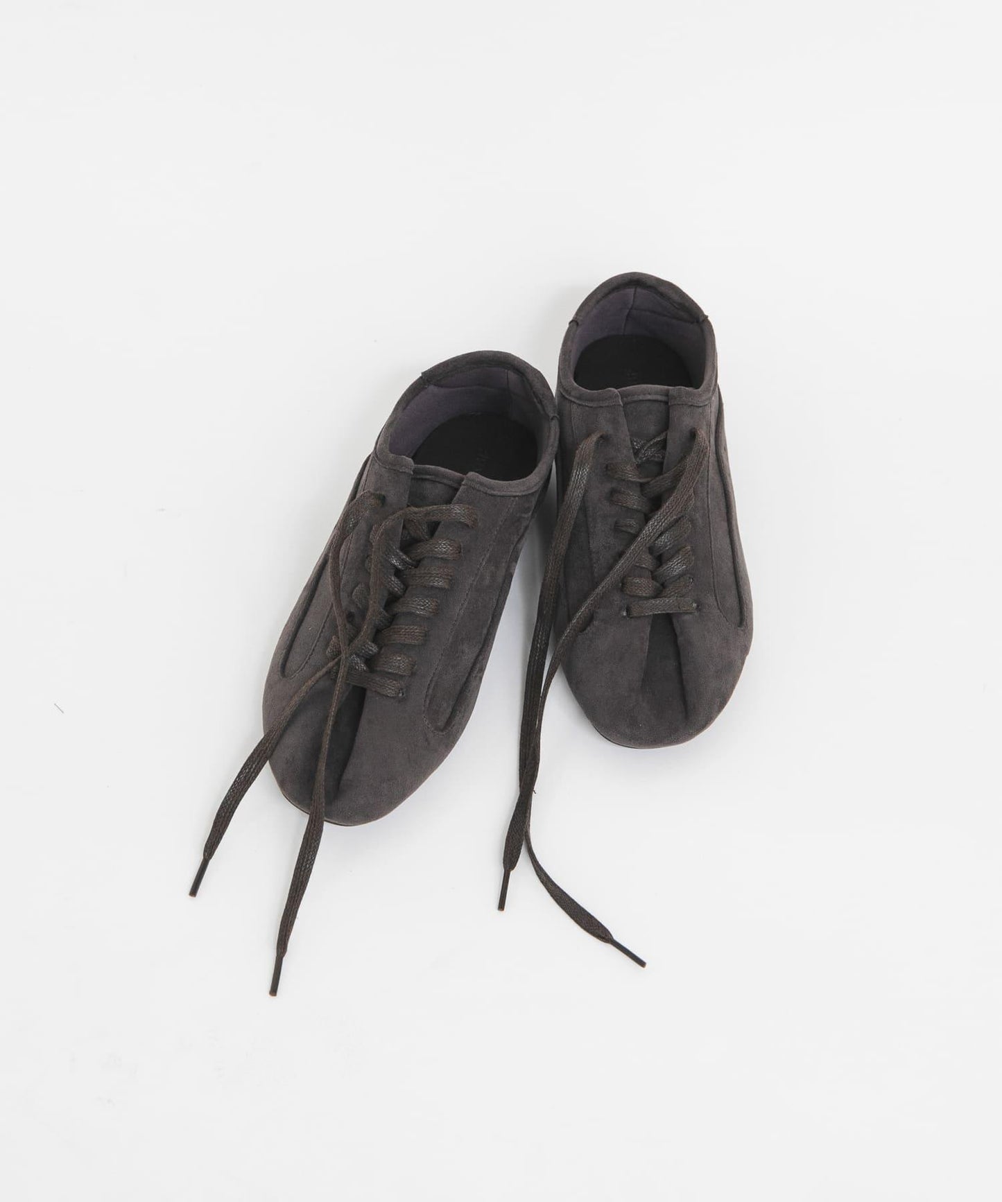 鞋舌設計 運動鞋