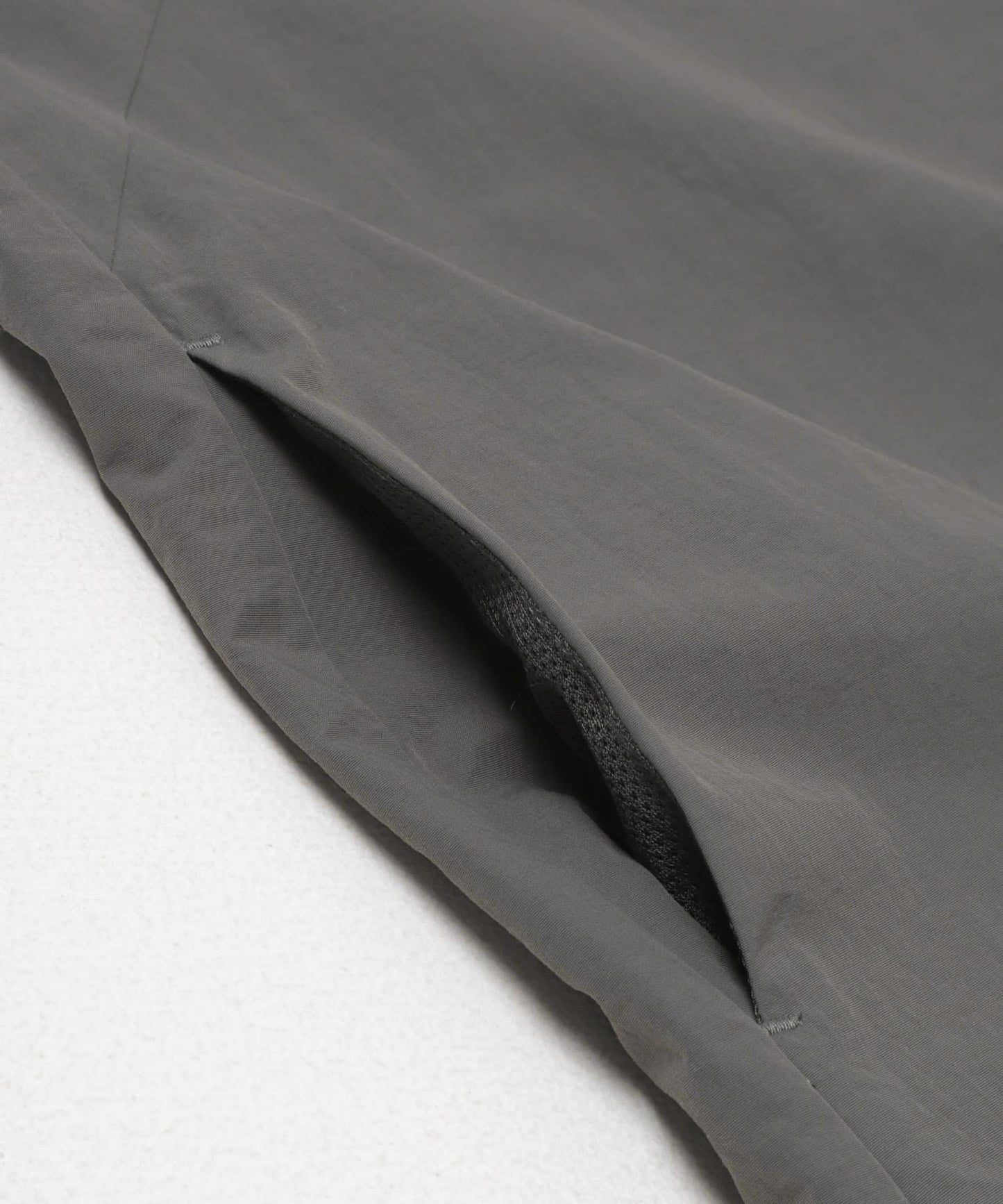 UR TECH 尼龍塔夫綢連衣裙