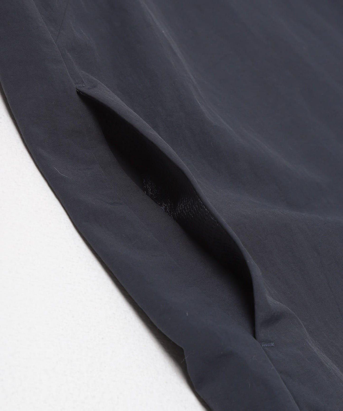 UR TECH 尼龍塔夫綢連衣裙