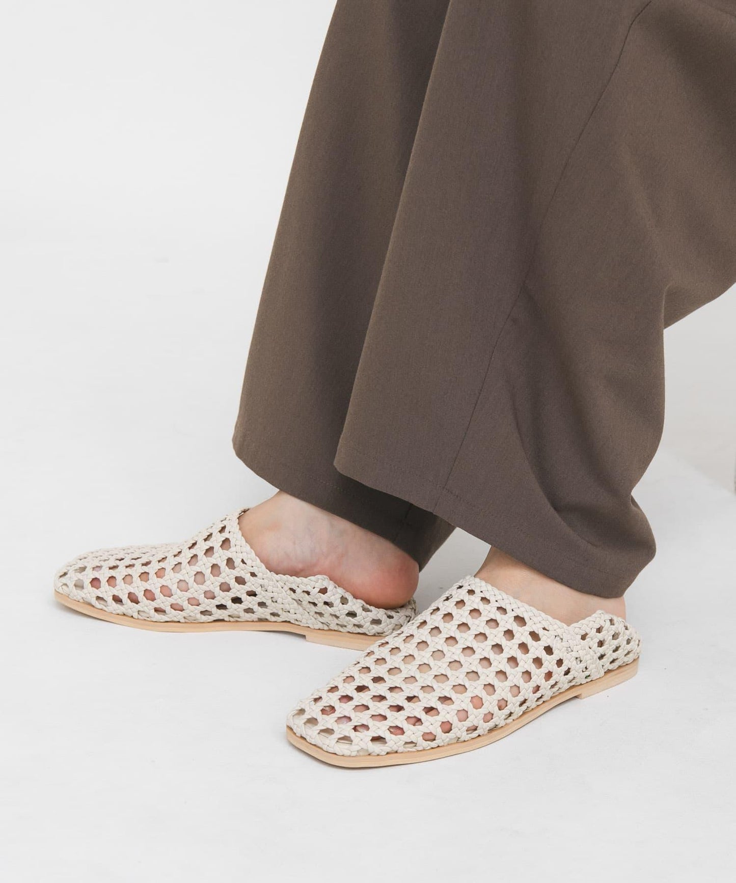 方頭網眼休閒鞋