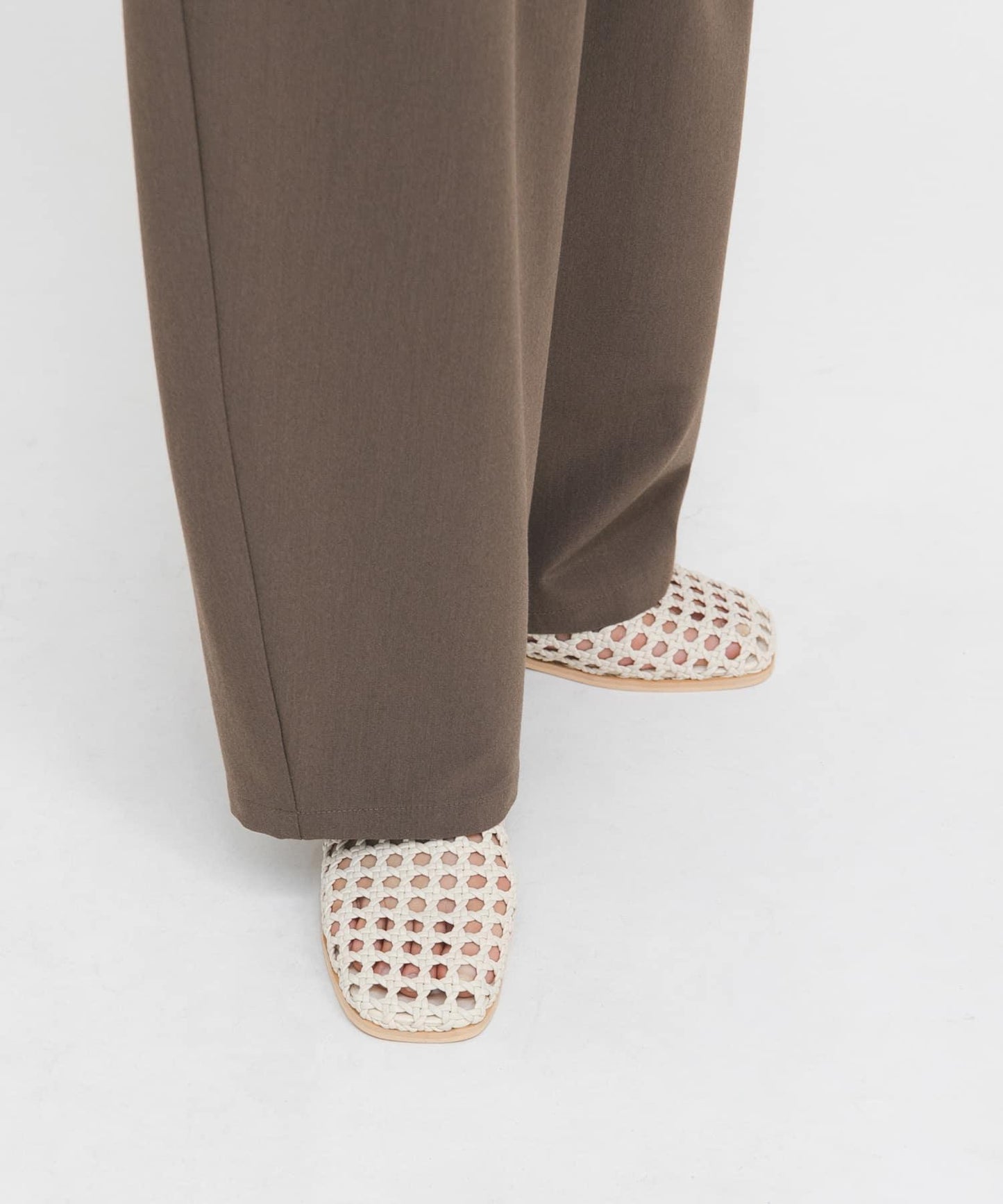 方頭網眼休閒鞋