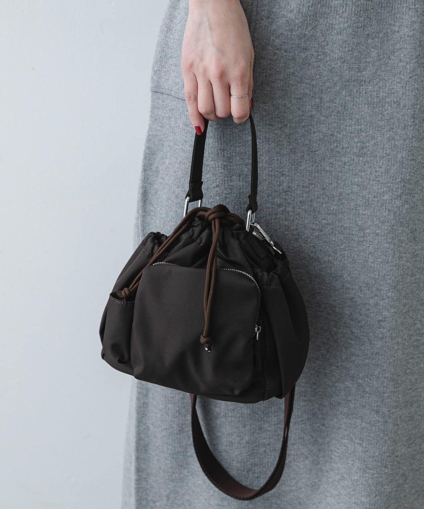 防潑水 口袋設計 尼龍包