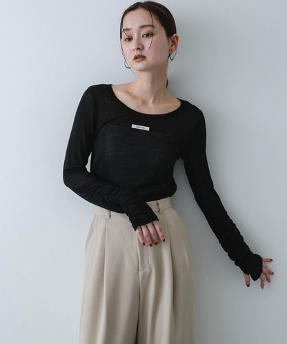 U領 織標設計 透紗上衣