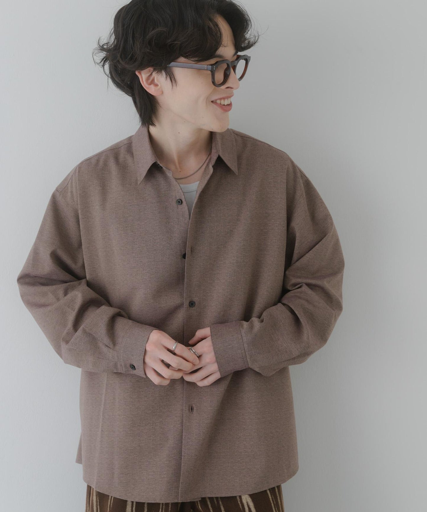 彩色粗節紋 標準領設計 襯衫